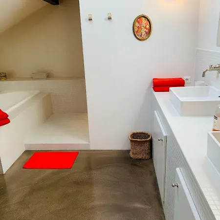 Maison Rouge Cacahuete Bed & Breakfast *